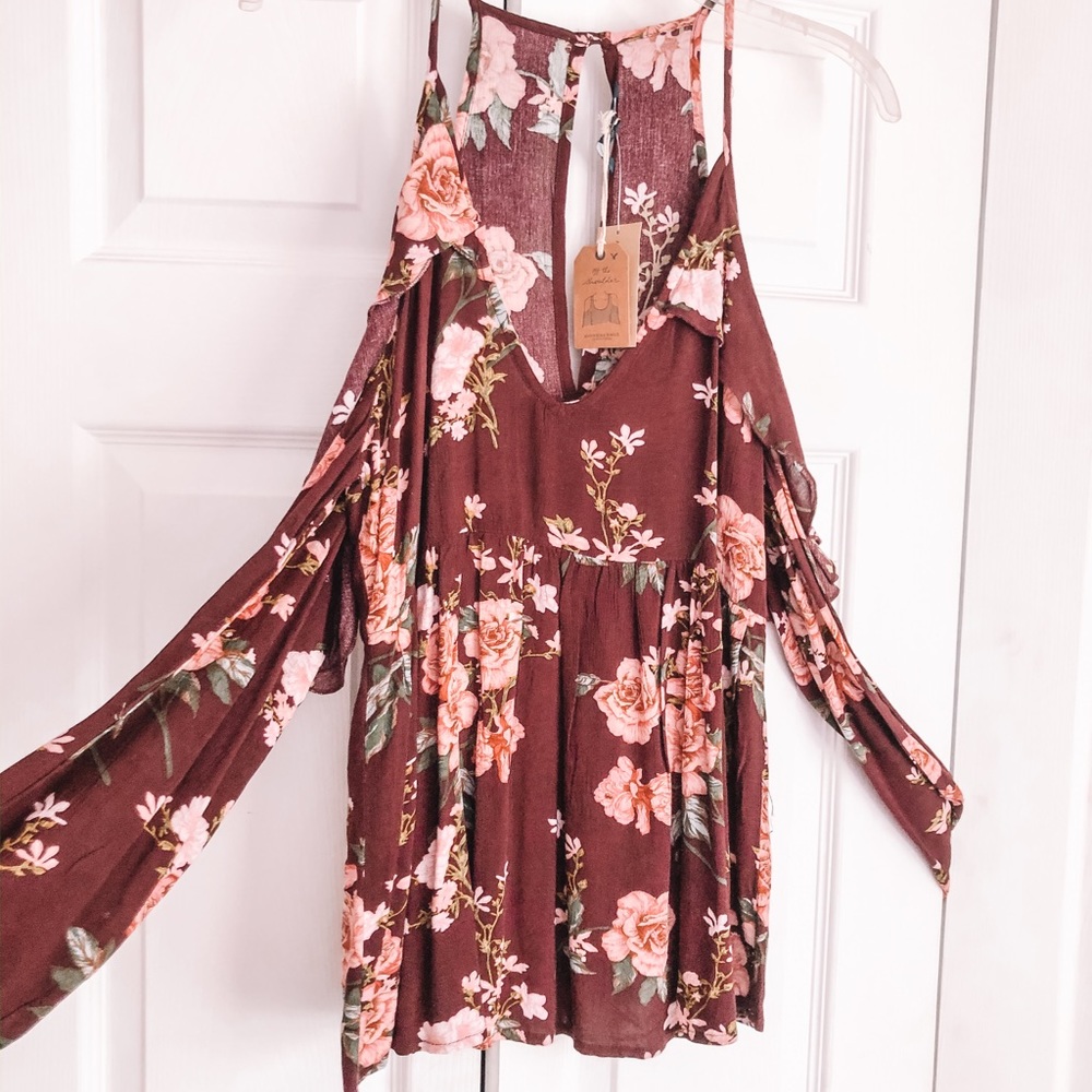 American Eagle Floral Flowy Top - Picture 1 of 3